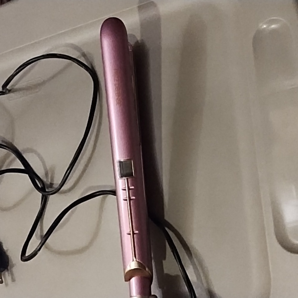 CUTE 💜FLAT IRONS - Picture 15 of 16